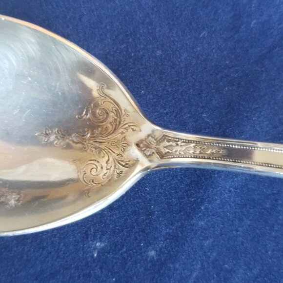 1847 Rogers Bros Flatware Ancestral Pattern Set Butter Knife and Sugar Spoon - Picture 5 of 8